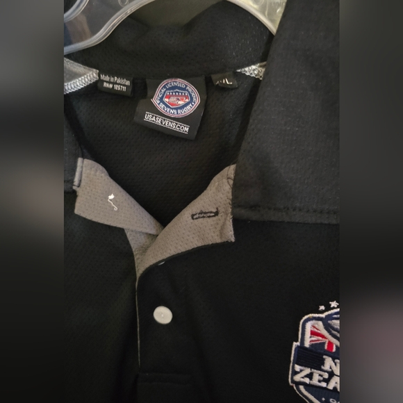 AWESOME COLLECTIBLE RUGBY SHIRTS! PRISTINE CONDITION. 2 XL AND 2 LG. SEE PICS! - Picture 15 of 16